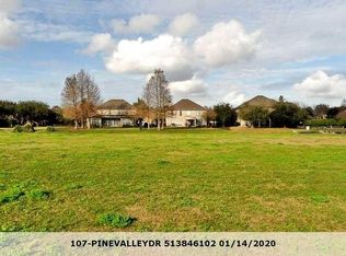 107 Pine Valley Dr, New Orleans, LA 70131