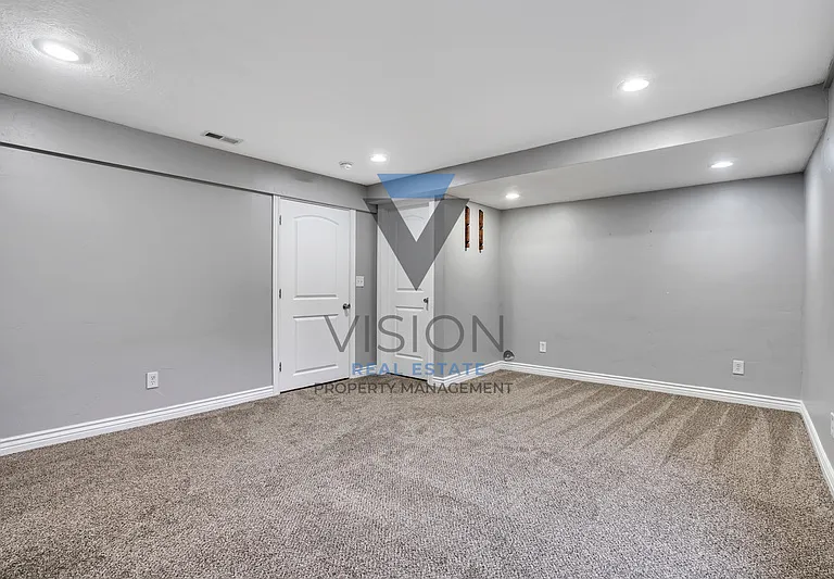 8766 S 4870 W — Photo 12