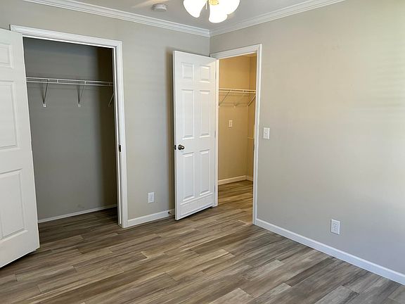 4th image of 1300 Hand Ave #C13