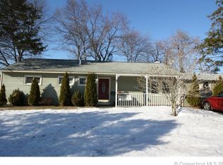 56 Greenfield Dr, Windsor Locks, CT 06096