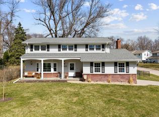 12402 Shamrock Rd, Omaha, NE 68154