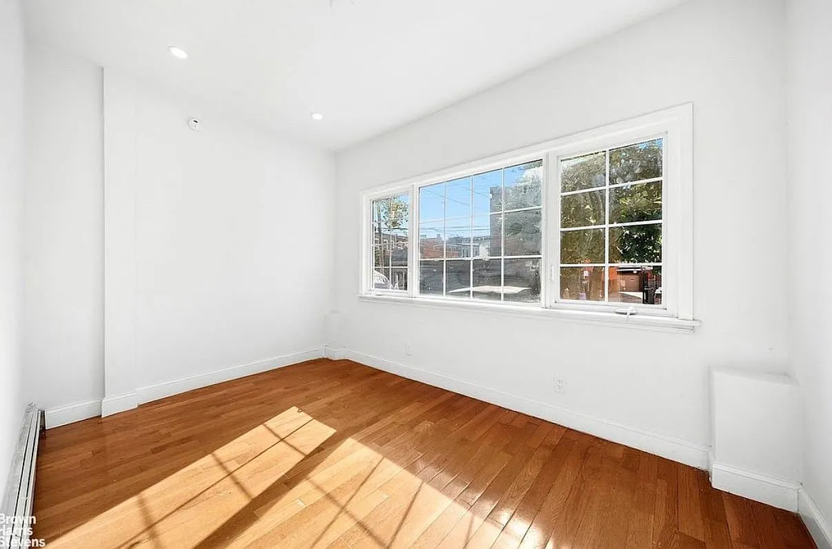 3 bed, 1728 sqft, $3,590 — Photo 2