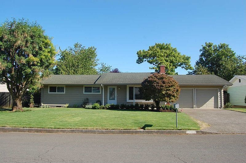 1st image of 133 N Fredricksburg Way