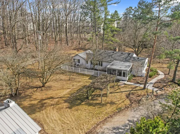 2475 Dhu Varren Rd, Ann Arbor, MI 48105