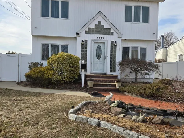 2436 Sycamore Avenue, Wantagh, NY 11793