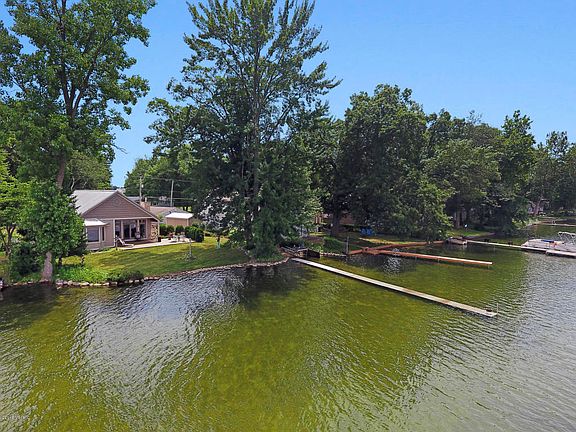 4th image of 10300 Tomkinson Dr