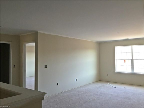 2nd image of 3687 Vestavia Dr