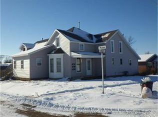 826 E 5th St APT 2, Vinton, IA 52349