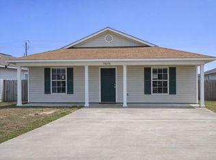 7676 Chablis Cir, Navarre, FL 32566