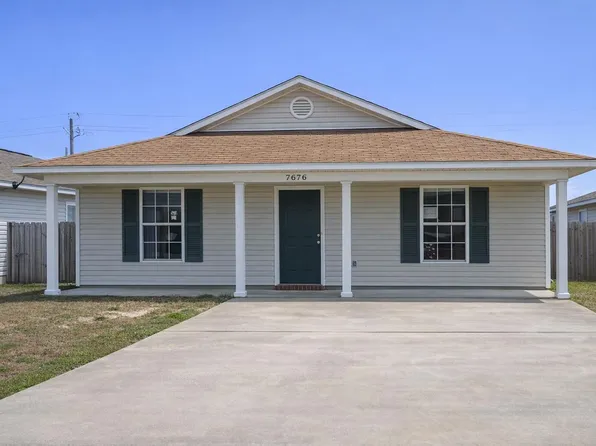 7676 Chablis Cir, Navarre, FL 32566