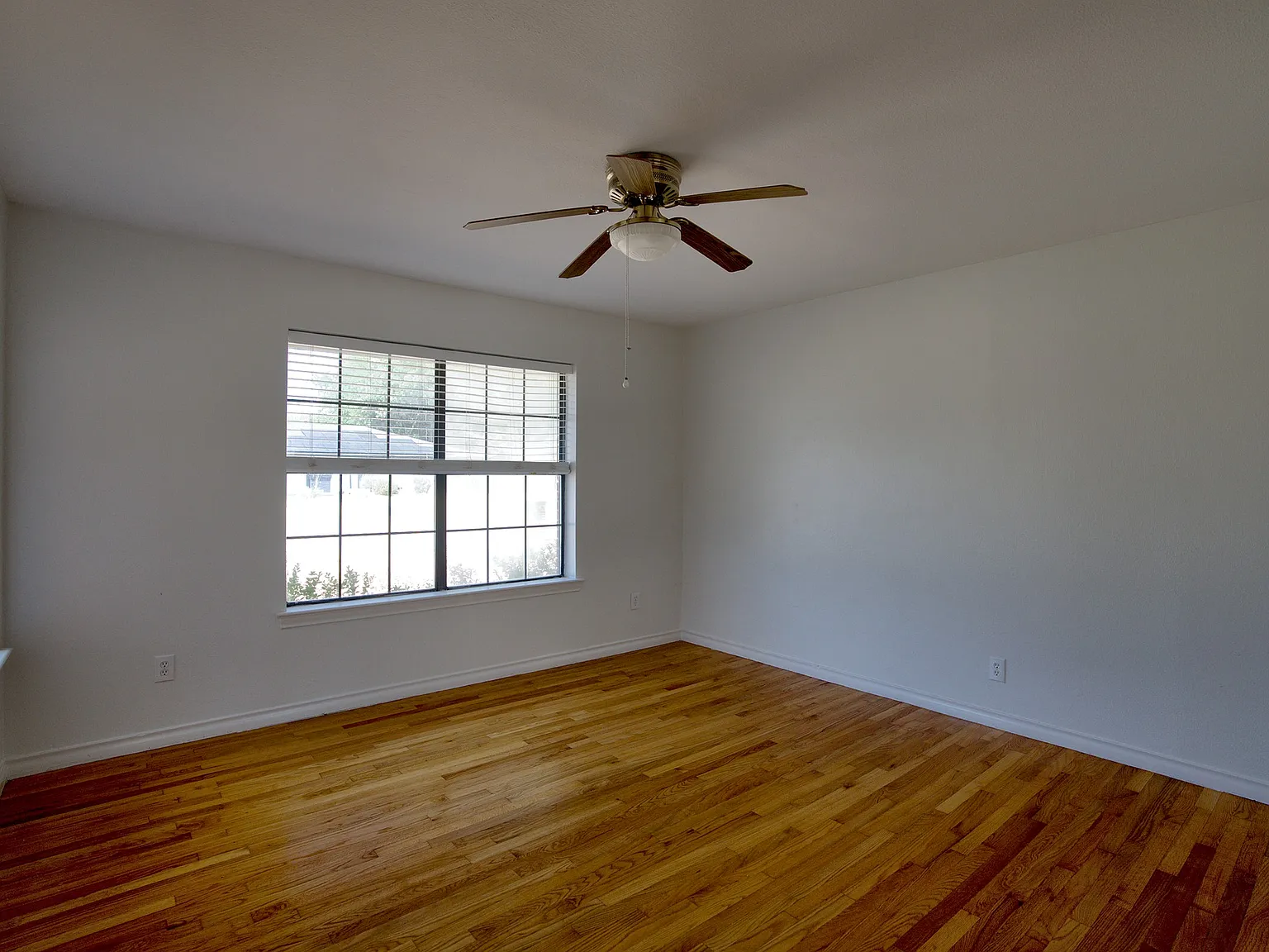3 bed, 1709 sqft, $3,200 — Photo 4
