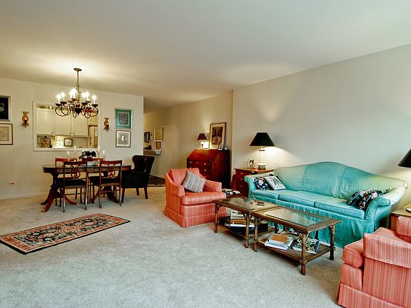 5th image of 1516 Hinman Ave APT 602