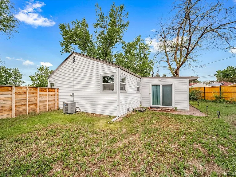 2395 S Irving St — Photo 32