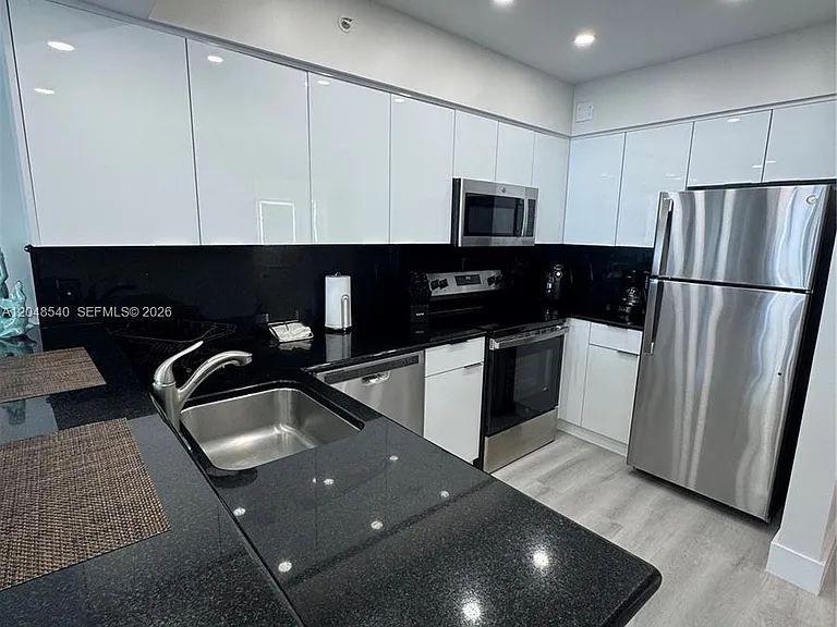 2501 S Ocean Dr #Penthouse 05 — Photo 11