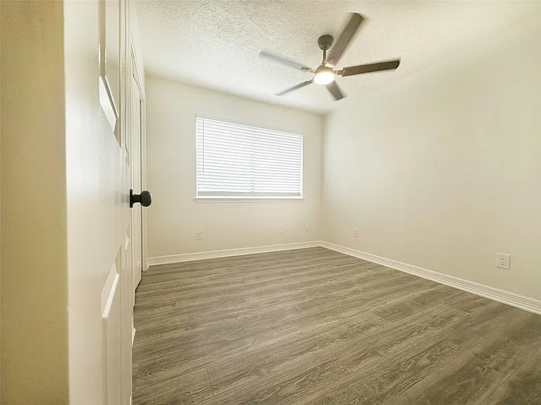 9843 Stableway Dr — Photo 21
