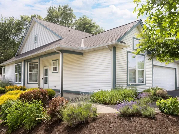 2379 Manchester Ln, Avon, OH 44011