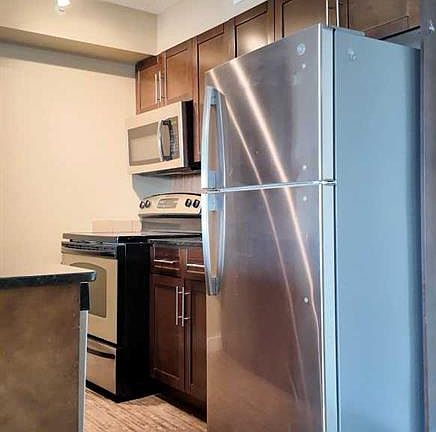 3rd image of 7110 S 80th Ave NE #420