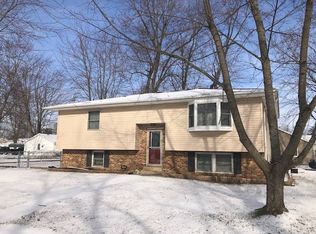 358 E Hudson St, Nappanee, IN 46550
