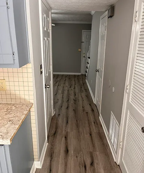 140 Hunters Ln #C — Photo 18