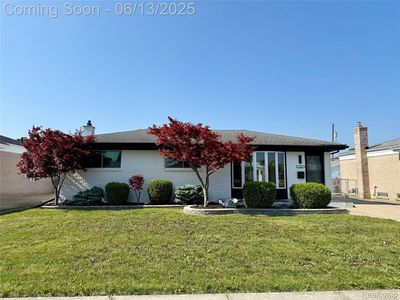 27661 Larry St, Roseville, MI, 48066