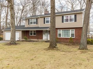 9 Carnelli Ct, Poughkeepsie, NY 12603