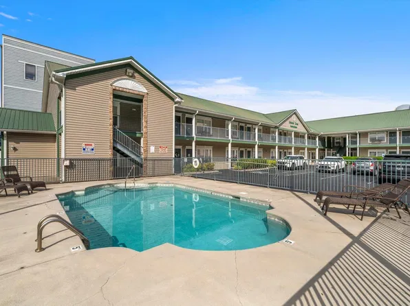 2743 Colonial Dr APT 112, Pigeon Forge, TN 37863