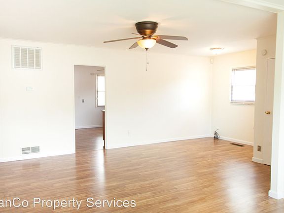 3rd image of 3690 Yellowstone Ave
