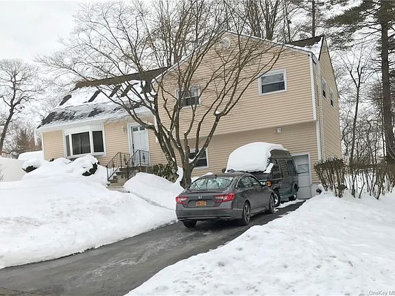 3rd image of 814 Terrace Pl