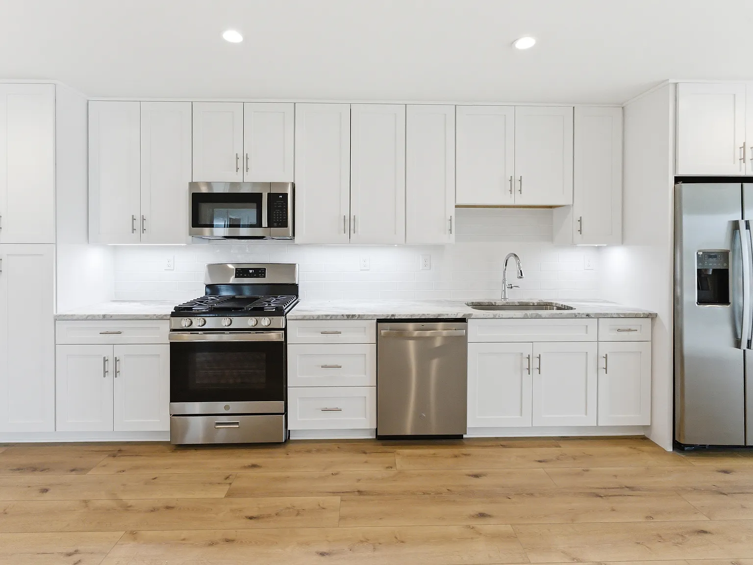 1 bed, 1.5 bath, 1394 sqft, $2,500 — Photo 3
