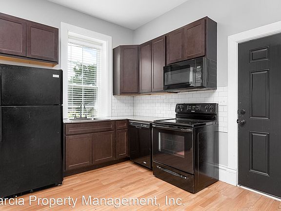 3rd image of 906 Barton St #7227749