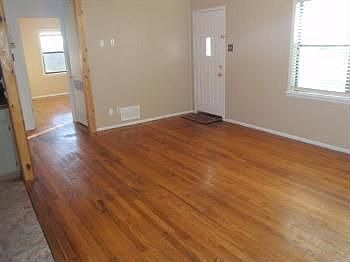3rd image of 107 S Peach St
