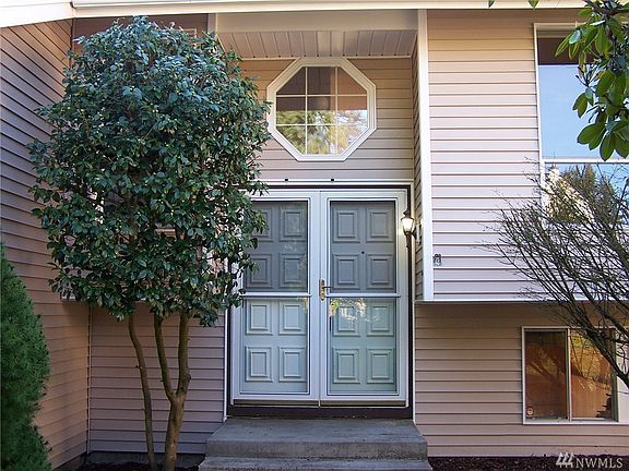 2nd image of 2632 Aspen Ct SE