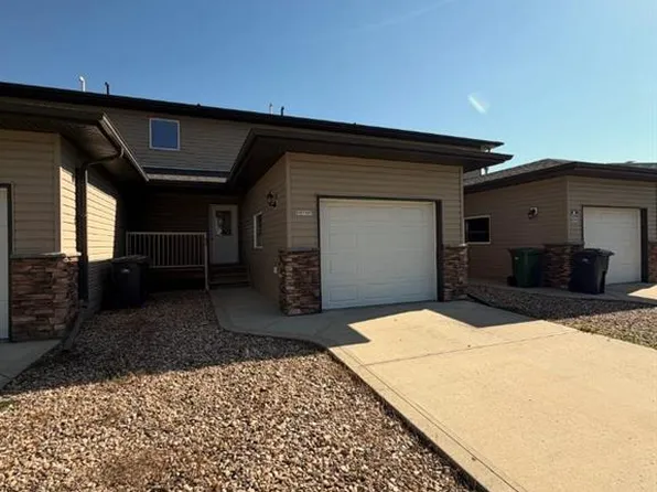 5511 W 54th St #2, Ponoka, AB T4J 1J7