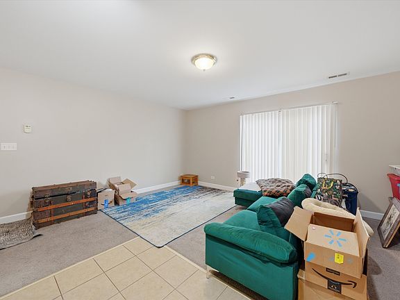 3rd image of 3423 Ridgeland Ave #102