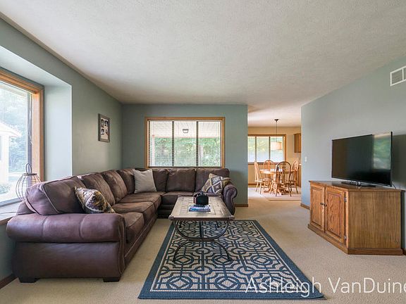 4th image of 508 Cherry Ln