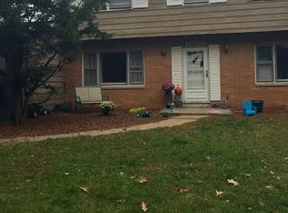 1003 Hollycrest Dr, Champaign, IL 61821