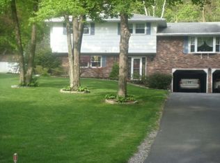 24 Mountain View Dr, Harwinton, CT 06791