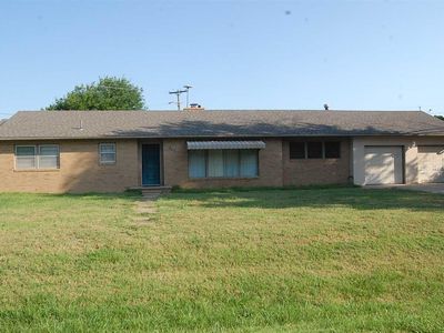 3404 E 29th Ave, Hutchinson, KS, 67502
