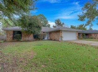 5409 Foxglove Dr, Bossier City, LA 71112
