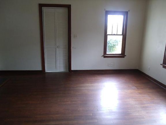 4th image of 1012 N Blackhawk Blvd