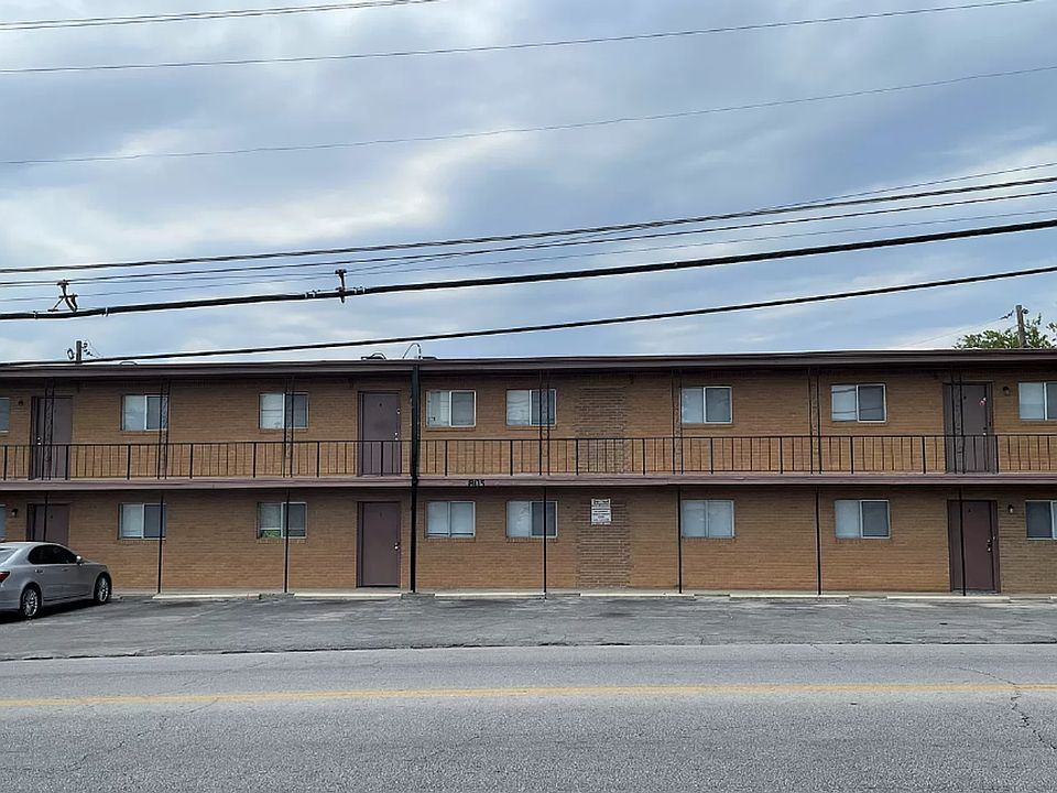 1st image of 807 W Hallmark Ave #D