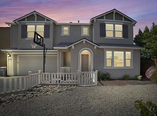 890 Amore St, Hollister, CA 95023