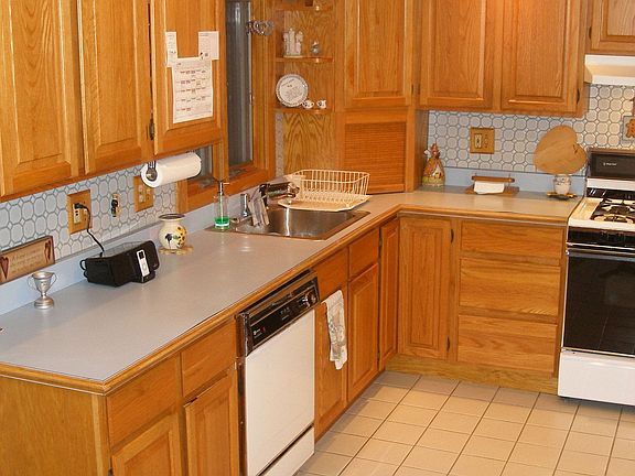 kitchen - ceramic tile