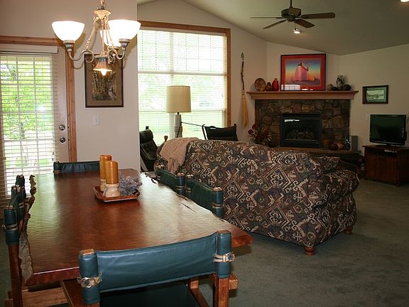 4th image of 208 Peregrine Ln
