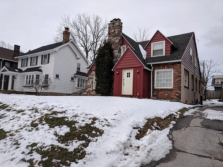 64 Elmwood Ave — Photo 25