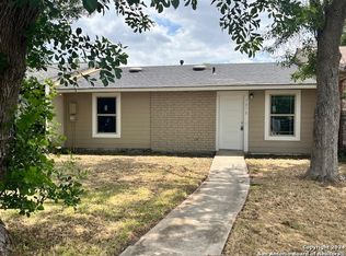 5878 Midcrown Dr, San Antonio, TX 78218