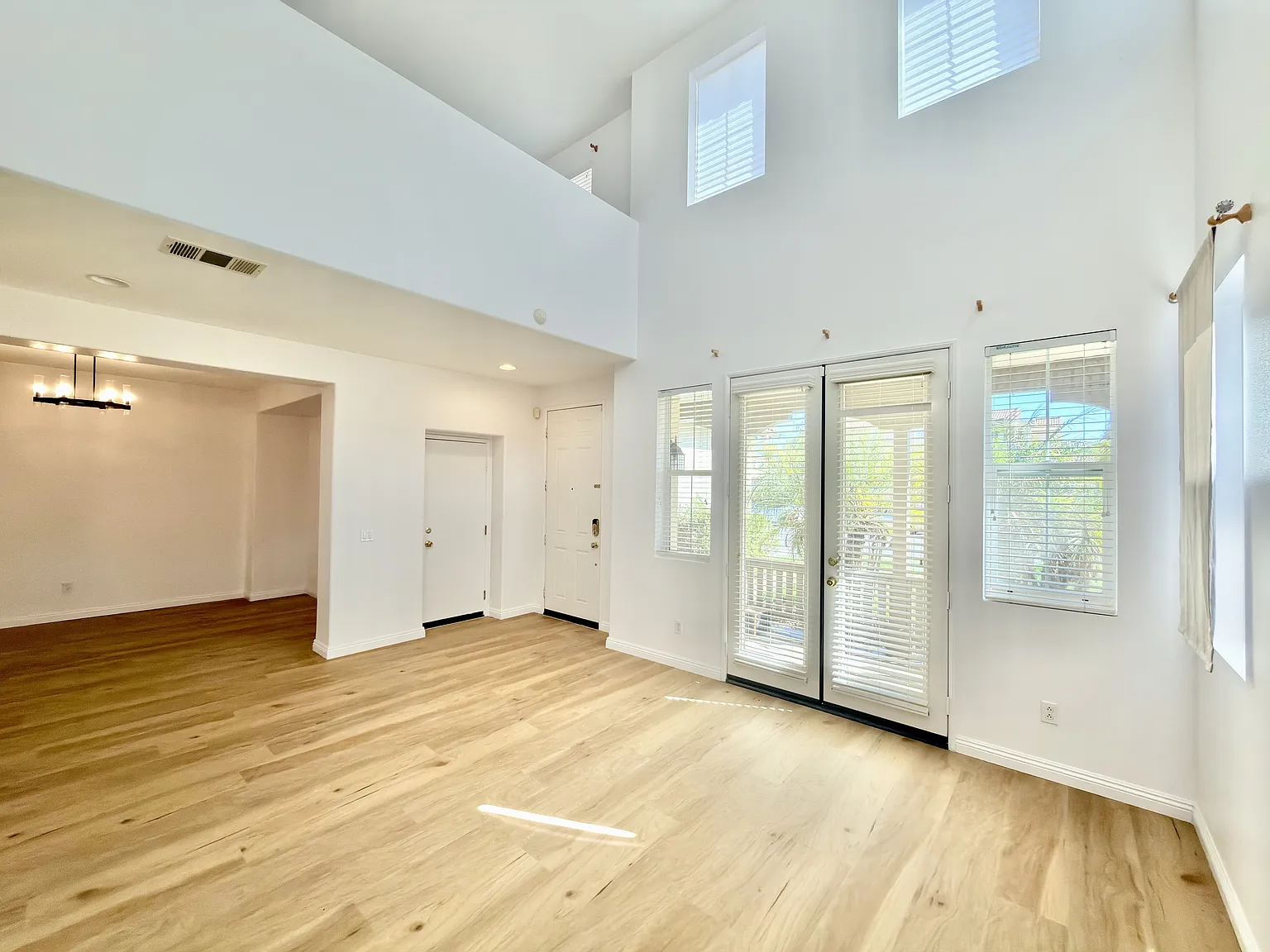 5 bed, 2905 sqft, $3,250 — Photo 4