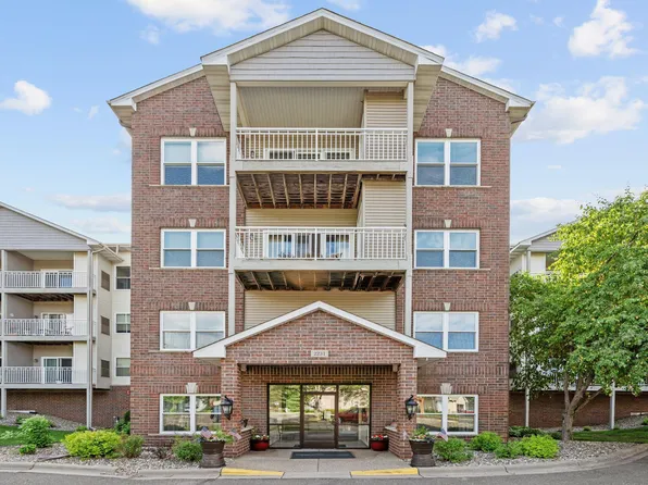2231 Penn Pl APT 114, North Saint Paul, MN 55109