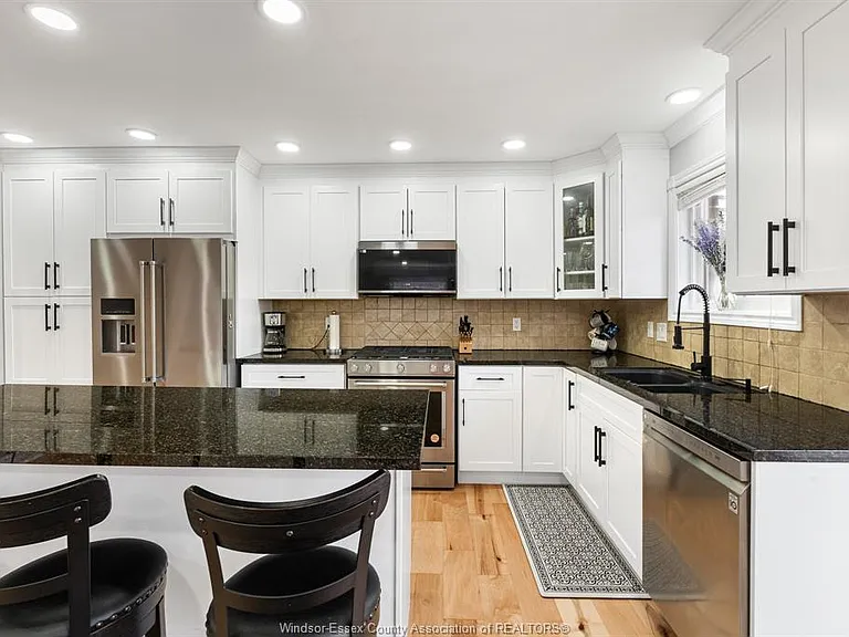 1376 Lakeview Ave — Photo 14