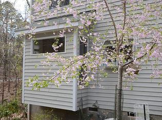 1716 Allard Rd, Chapel Hill, NC 27514